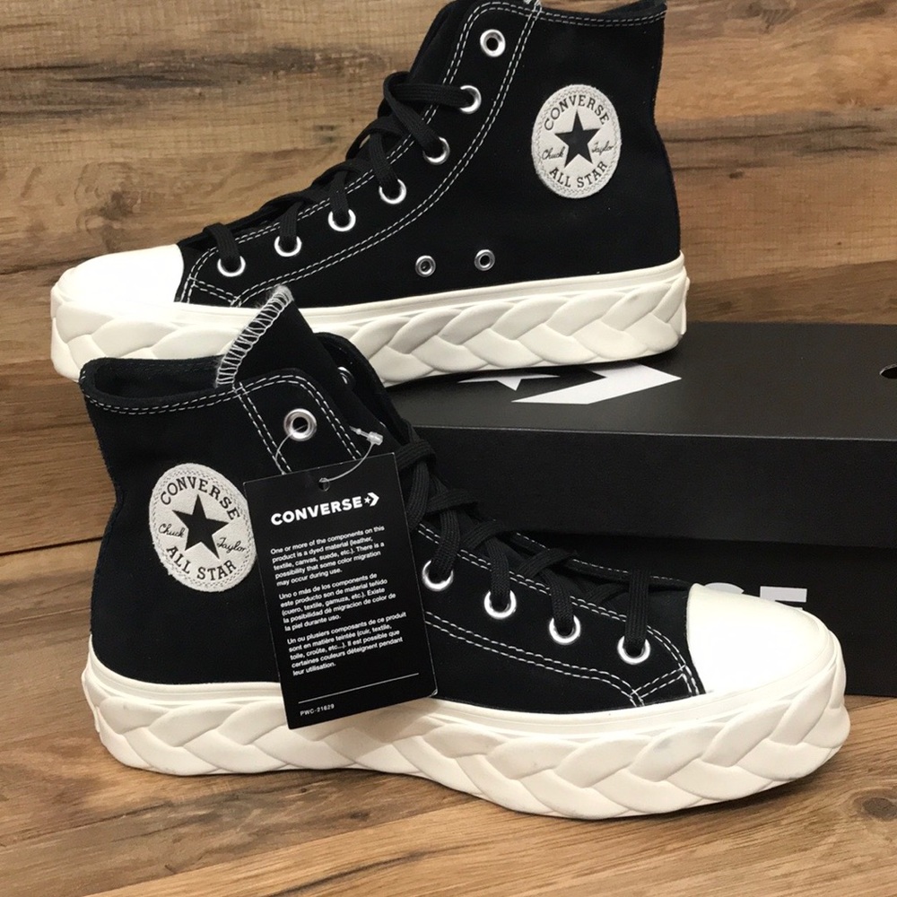 PLATFORM LEATHER CONVERSE HIGH TOP BRAND NEW - Picture 2 of 14